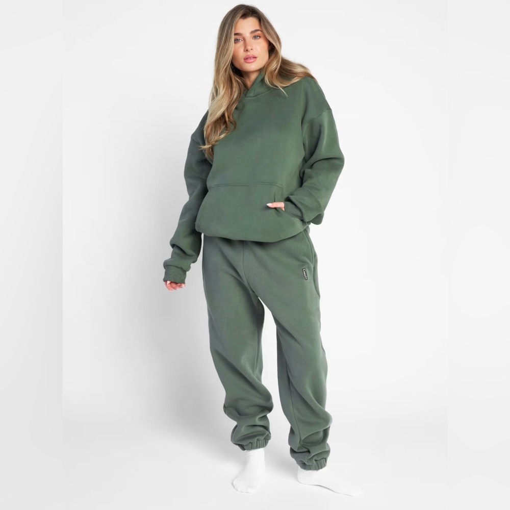 Comfrt unisex oversized joggers. Small. NWOT!